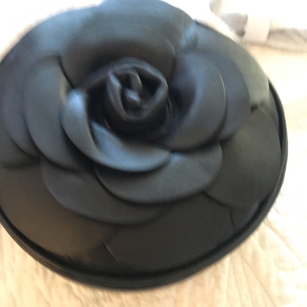 MK CANTEEN CROSSBODY NEW